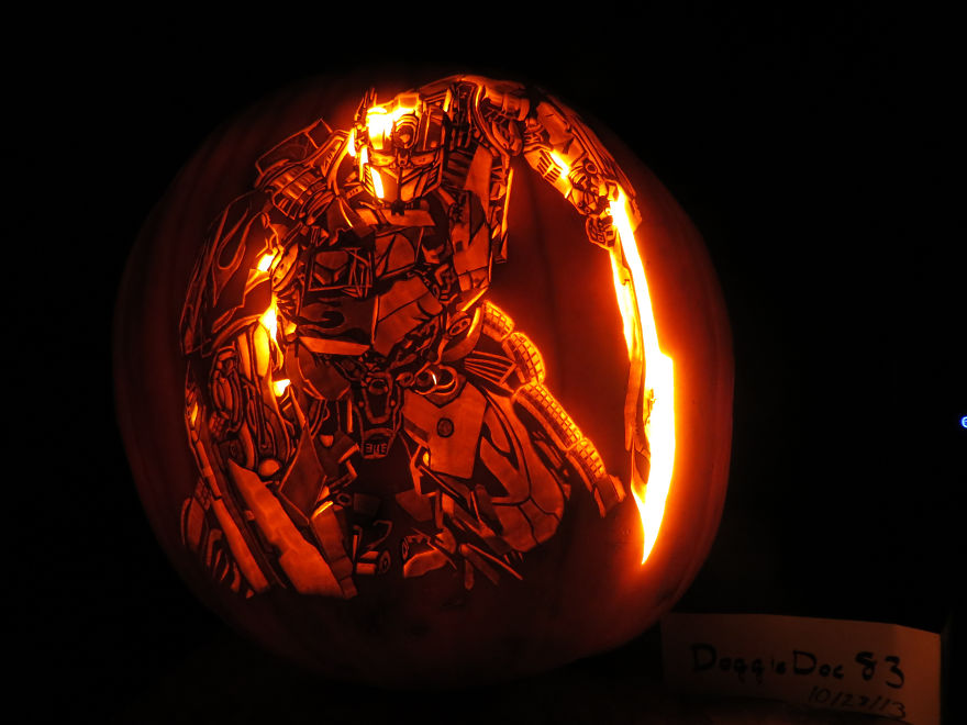 pumpkin-optimus-prime-large-59e743af4e0f4_880.jpg